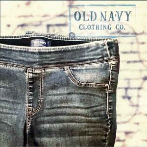 Old Navy Women’s Rockstar Mid Rise Jeands